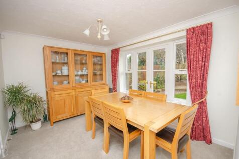 Dining room.jpg