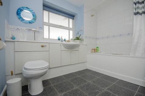 Bathroom.jpg