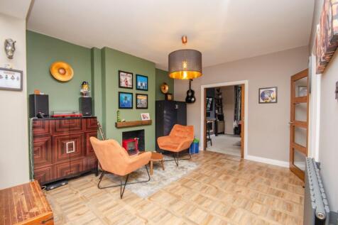 Family room.jpg