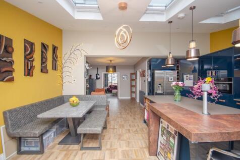 Dining area.jpg