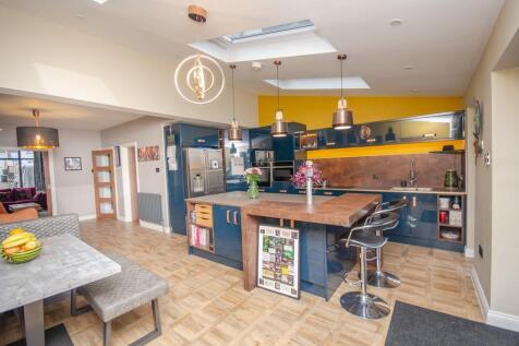 Kitchen-diner pic 5.jpg