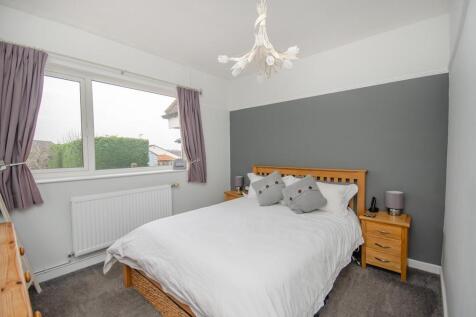 Bedroom 1.jpg