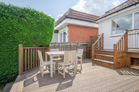 Decking pic 2.jpg