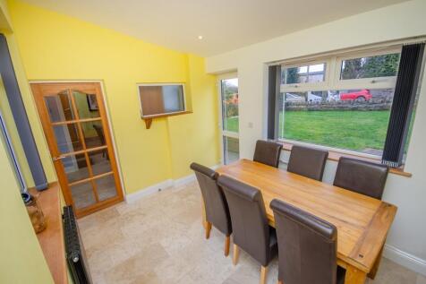 Dining room pic 2.jpg