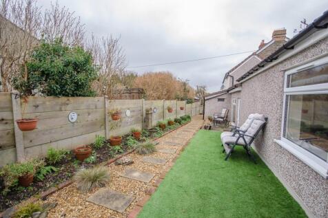 Rear garden pic 2.jpg