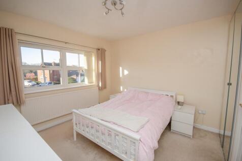 Bedroom 1.jpg