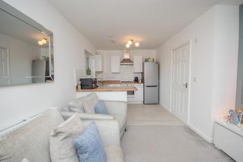 Living area pic 2.jpg