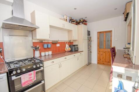 Kitchen pic 2.jpg