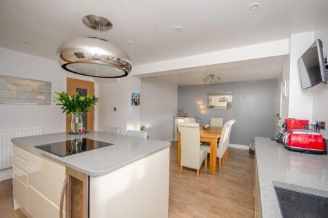 Kitchen pic 3.jpg