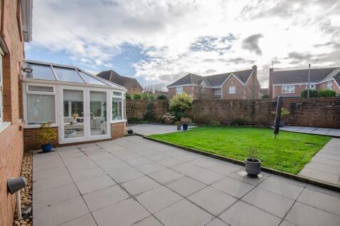 Rear garden 1.jpg