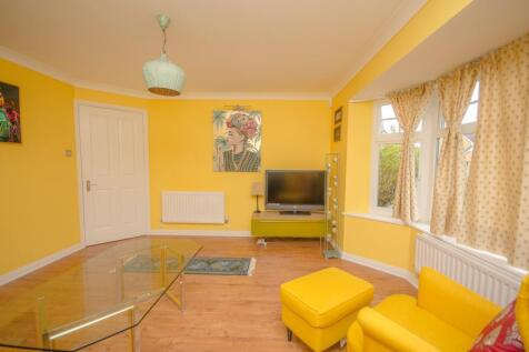 Lounge pic 2.jpg