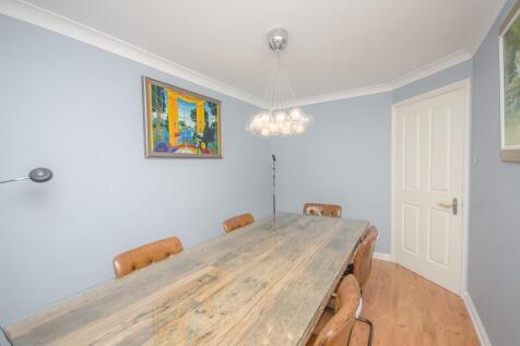 Dining room pic 2.jpg