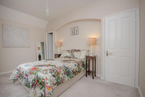 Bedroom one pic 2.jpg