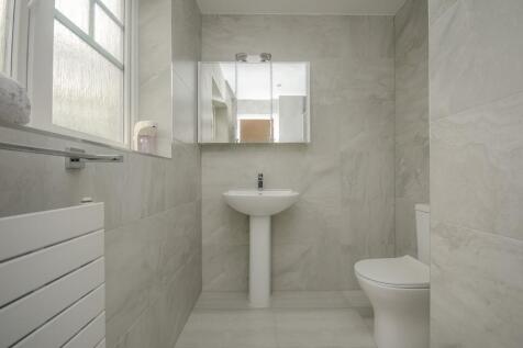 En suite pic 2.jpg
