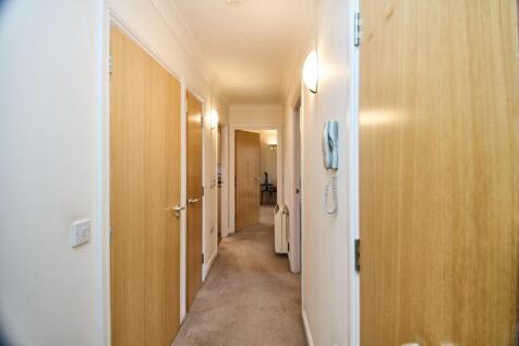 Hallway.jpg