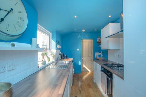 Kitchen pic 2.jpg