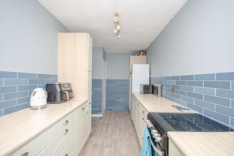 Kitchen pic 2.jpg