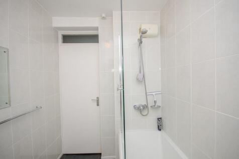 Bathroom pic 2.jpg
