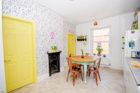 Kitchen pic 3.jpg