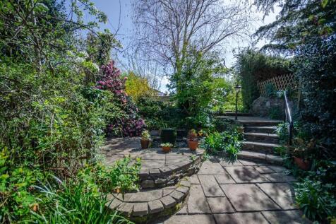 Rear garden pic 4.jpg