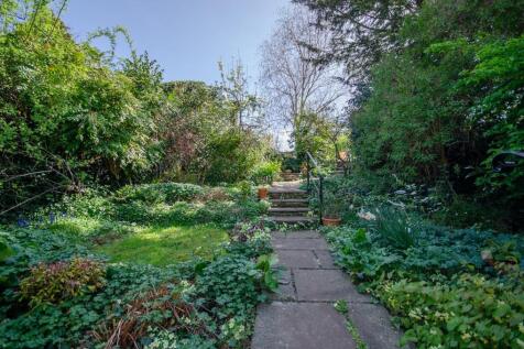 Rear garden pic 5.jpg