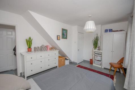 Bedroom one pic 2.jpg
