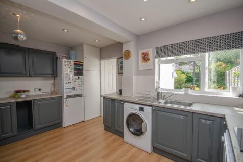Kitchen pic 2.jpg
