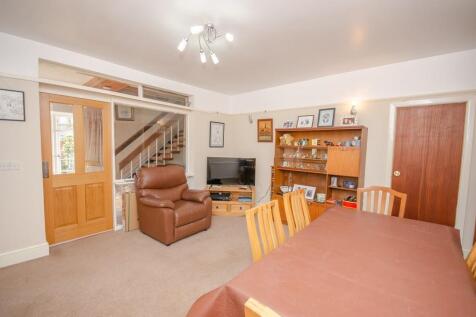 Dining room pic 2.jpg