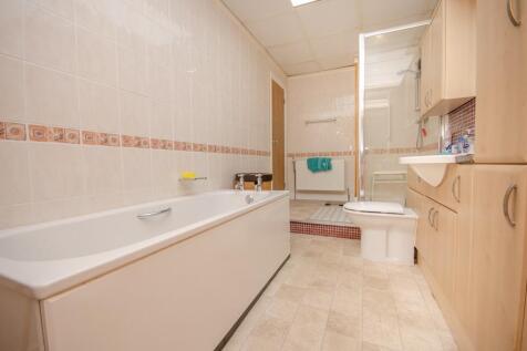 Bathroom.jpg