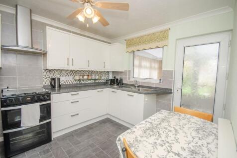 Kitchen pic 2.jpg