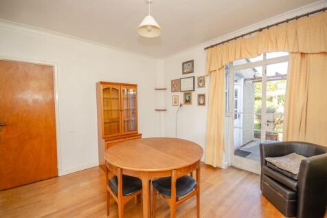 Dining room pic 2.jpg