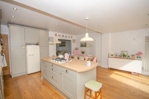 Kitchen-diner pic 2.jpg