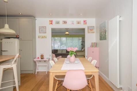Dining area.jpg