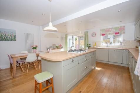 Kitchen diner pic 3.jpg