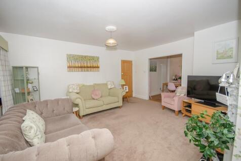 Living room pic 2.jpg