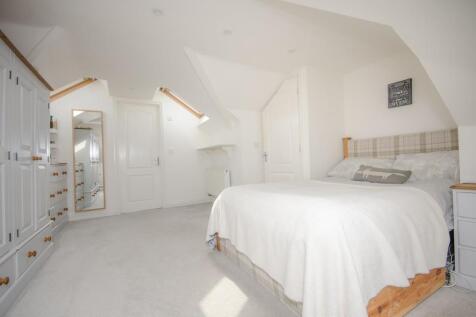 Bedroom one pic 2.jpg