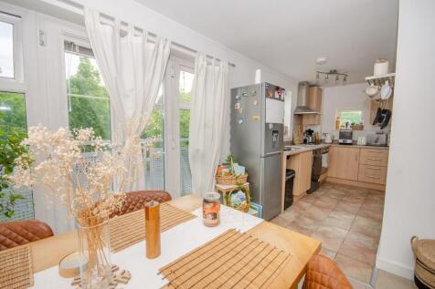 Dining area-kitchen.jpg
