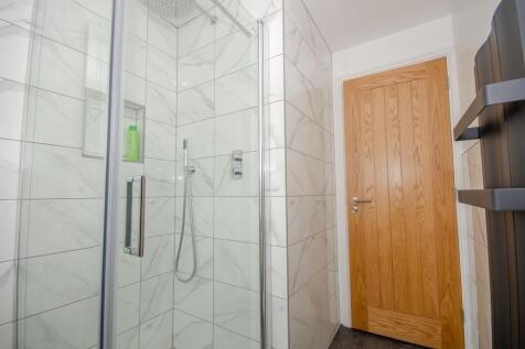 Ensuite pic 2.jpg