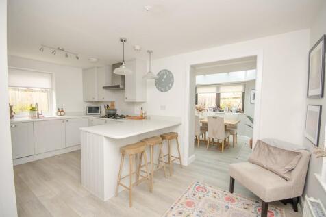Kitchen pic 3.jpg