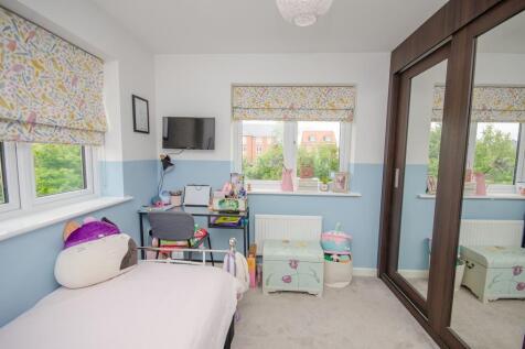 Bedroom two pic 2.jpg