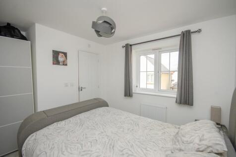 Bedroom one pic 2.jpg