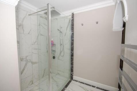Bathroom pic 2.jpg
