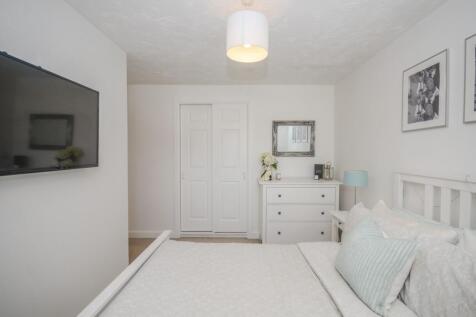 Bedroom one pic 2.jpg