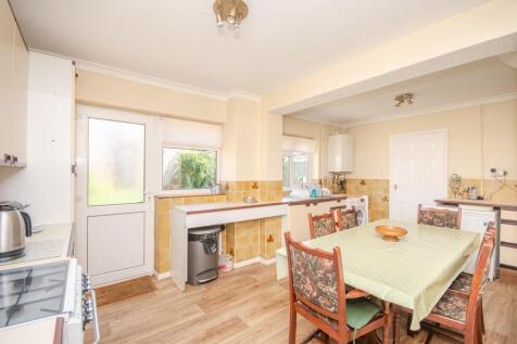 Kitchen pic 3.jpg