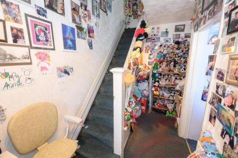 Entrance hall.jpg