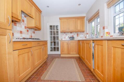 Kitchen pic 2.jpg