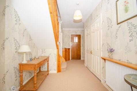 Hallway pic 2.jpg