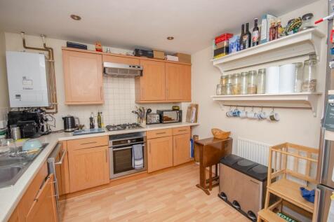 Kitchen pic 2.jpg