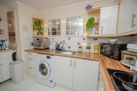 Kitchen pic 2.jpg