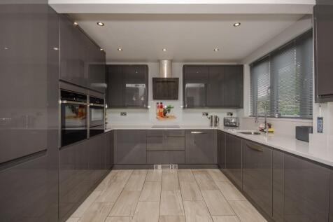 Kitchen pic 2.jpg